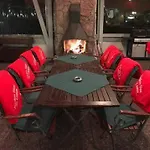 Hotel apartamentowy Peerless Dine
