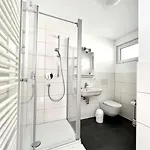 Peerless Dine Hotel apartamentowy 3*